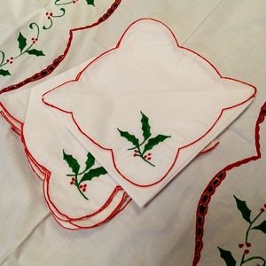 🎄 LIMITED TIME! Set of 4 Christmas Napkins
